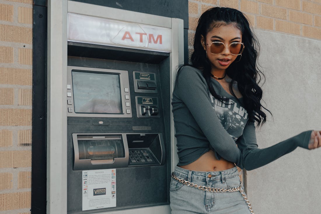 Investing in Your Future: Practical Financial Strategies for Young Adults in a Changing Economy Image 1