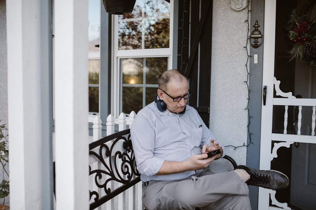 Investing Wisely: How to Merge Finance Strategies with a Balanced Lifestyle Approach Image 2