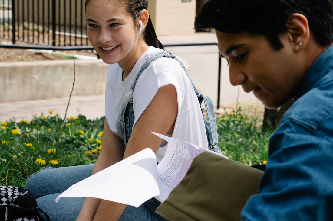 Investment Strategies for Young Professionals in a Digital Age Image 3