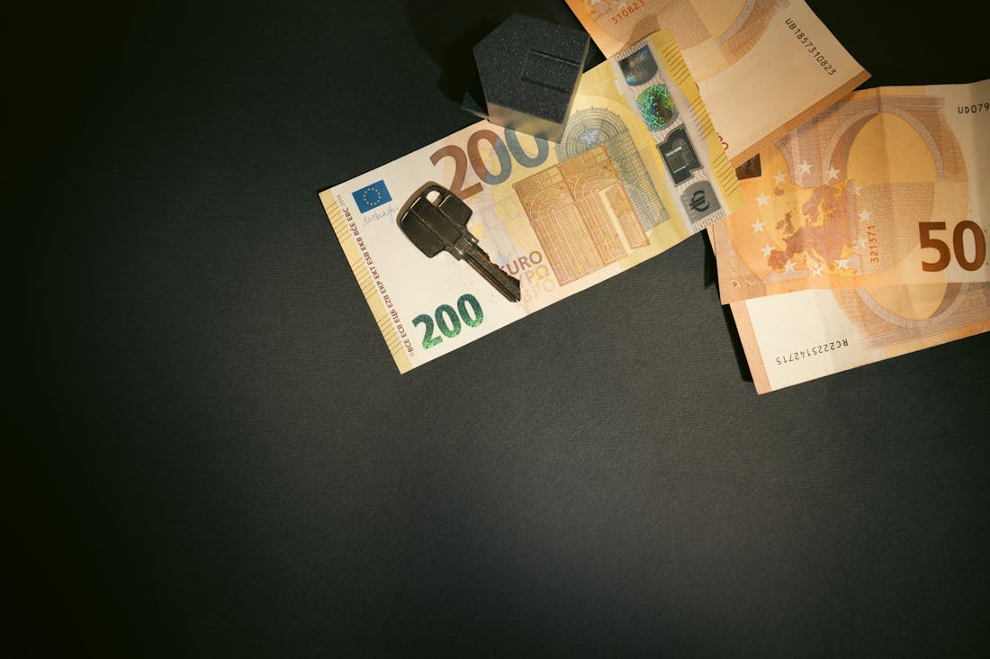 Mastering Finances: Essential Strategies for Building Wealth in Today's Economy Image 2