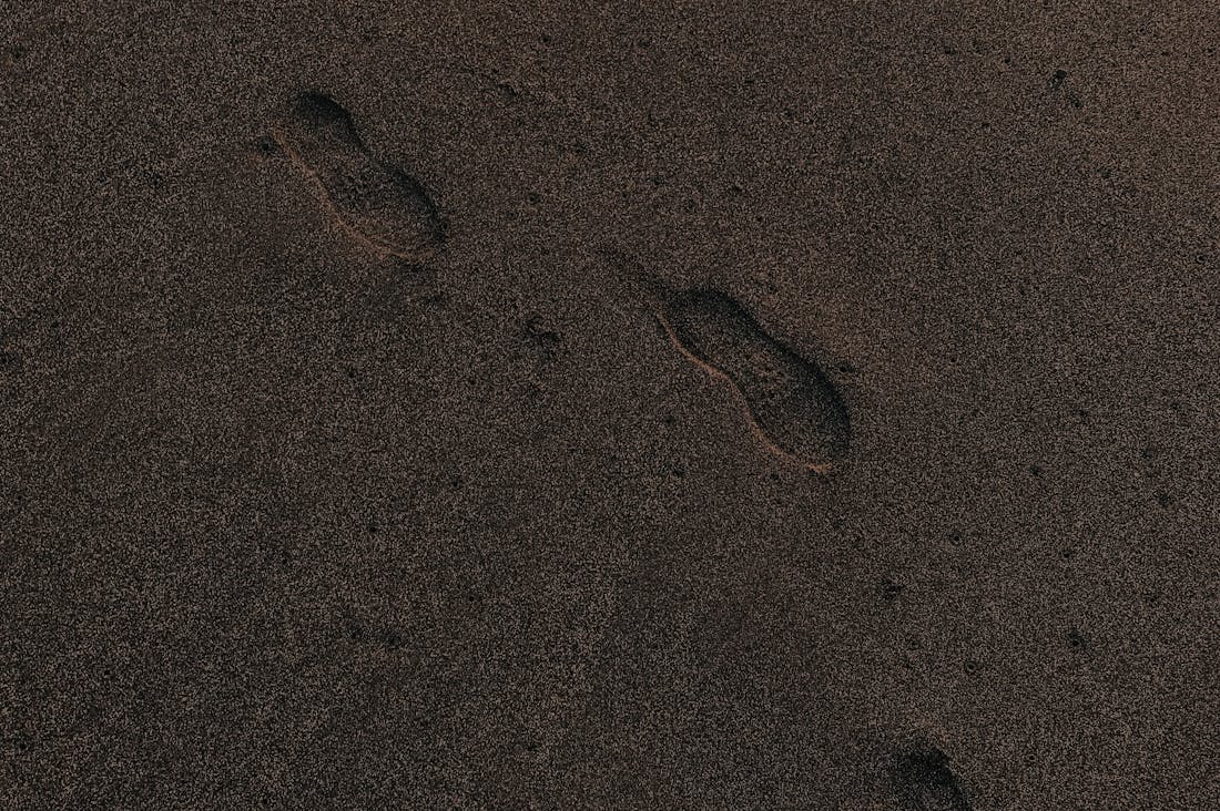 Mastering the Art of Minimalist Living: A Path to a Simpler and More Fulfilled Life Image 2