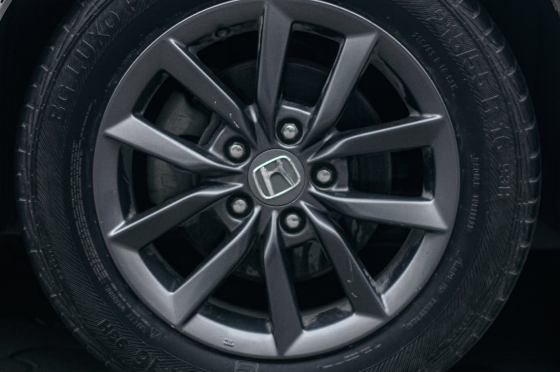 Mastering the Road: Essential Insights for Auto Enthusiasts and Everyday Drivers Image 2