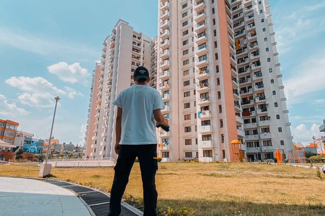 Mastering Your Finances: Strategies for Achieving Financial Freedom and Informed Investing Image 2