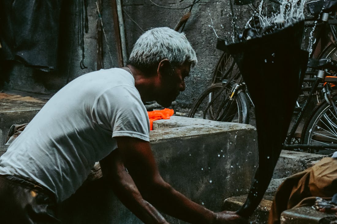 Maximize Tech Gadgets for Enhanced Daily Living Image 1