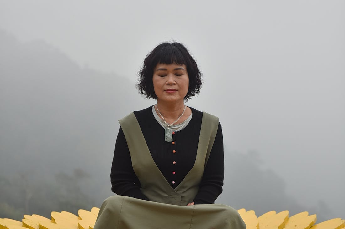 Mindfulness and Mental Health: Cultivating Inner Peace in a Chaotic World Image 3