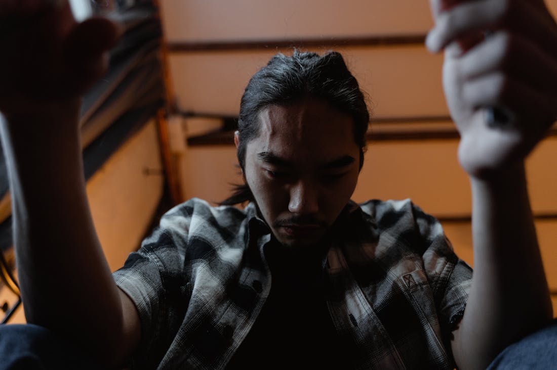 Mindfulness in a Busy World: Cultivating Presence Amidst Daily Distractions Image 3