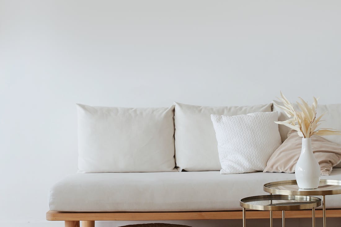 Minimalism vs. Consumerism: Which Lifestyle Wins?