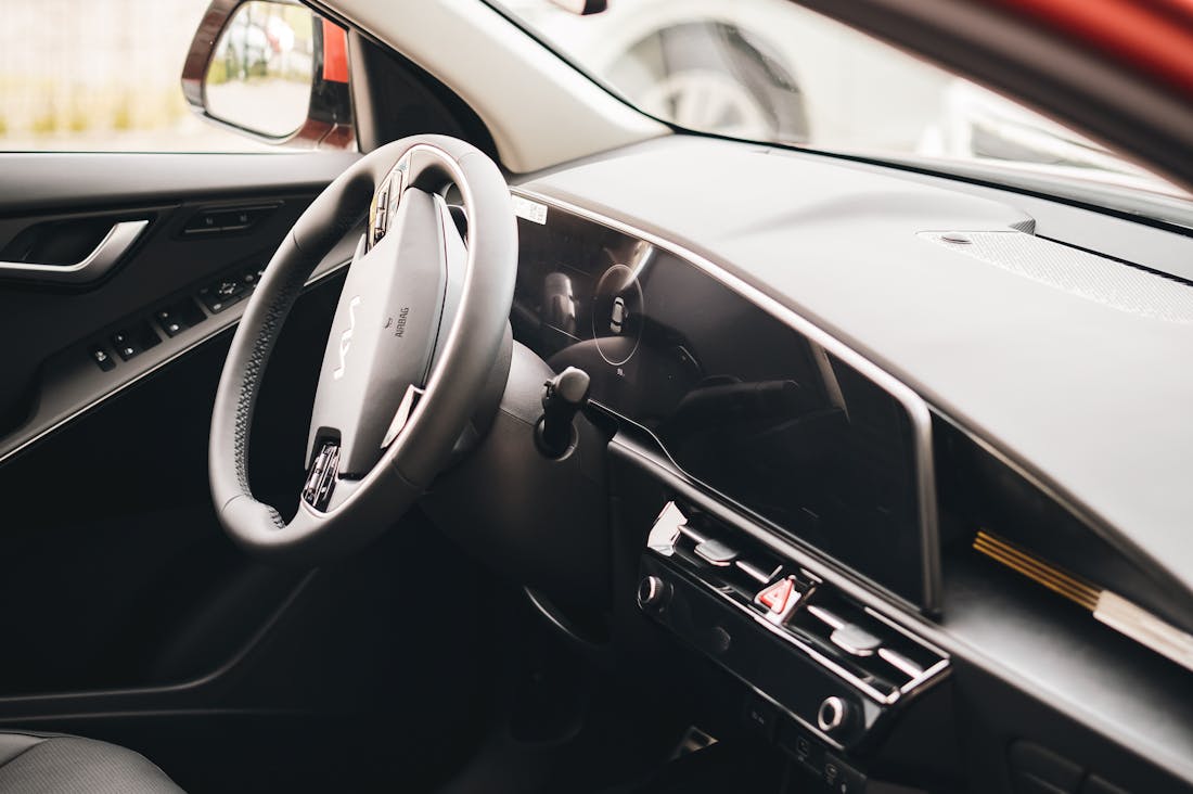 Navigating Auto Innovations: How Modern Technology is Reshaping the Driving Experience Today Image 2