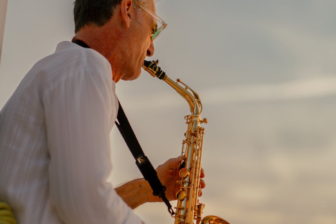 Navigating Financial Freedom: Smart Strategies for Budgeting and Saving in Today’s Economy Image 1