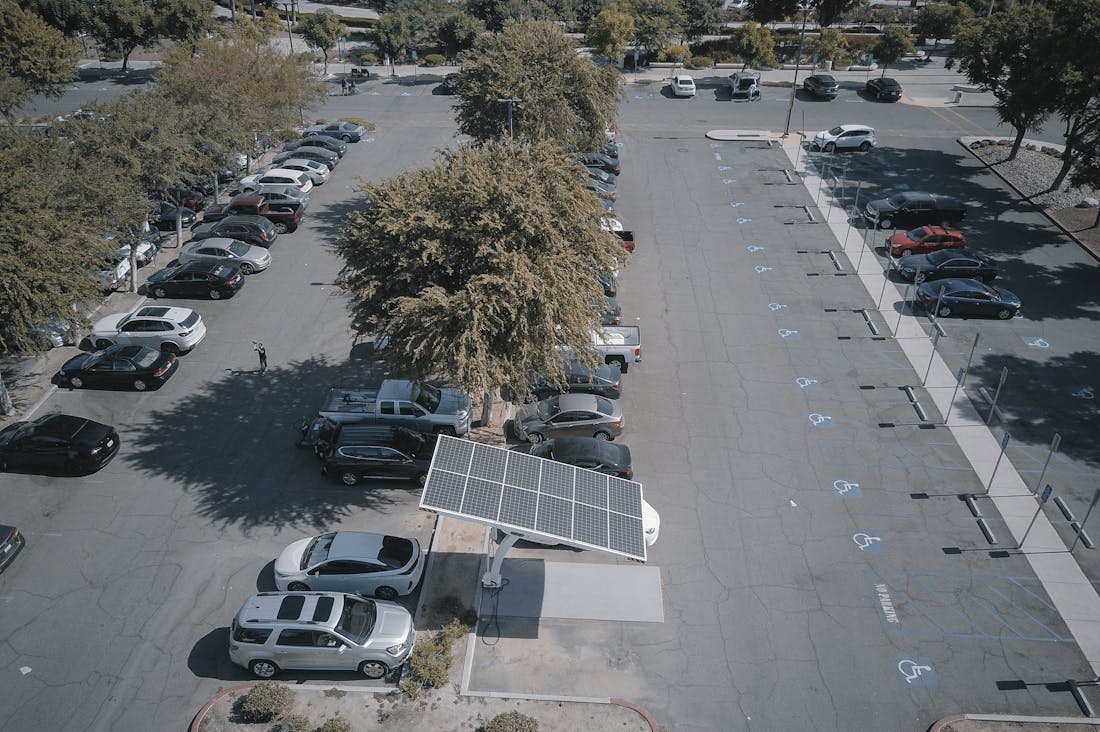 Navigating the Auto Industry: Understanding Future Trends in Eco-Friendly Vehicles Image 1