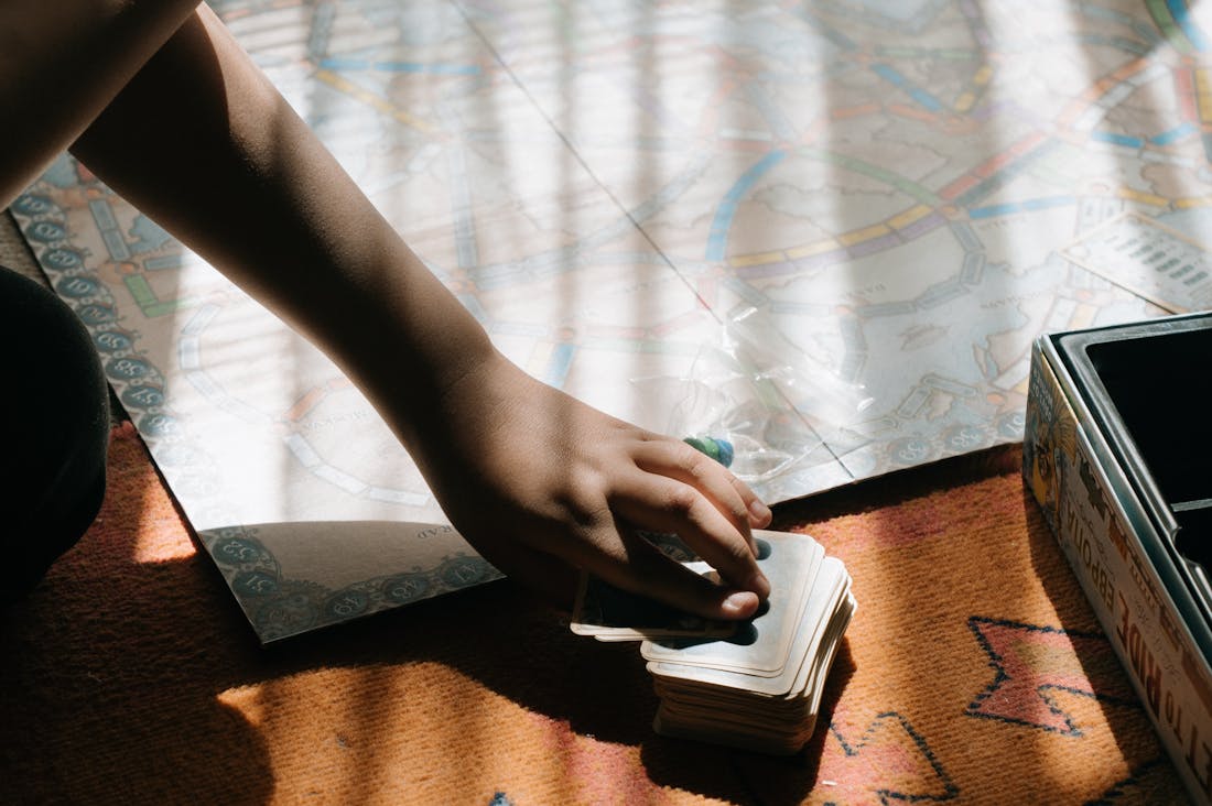 Navigating the Complex World of Financial Independence: Strategies for Young Adults to Achieve Their Goals Image 2