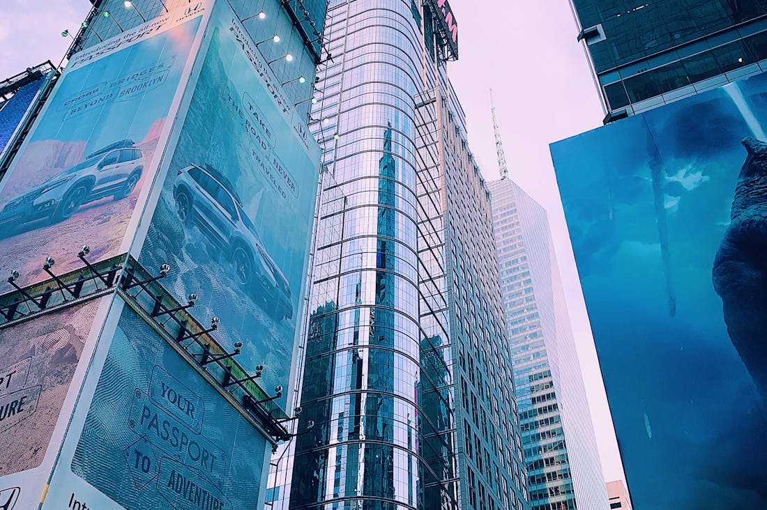 Navigating the Digital Age: Essential Skills for Managing Your Finances Today Image 3