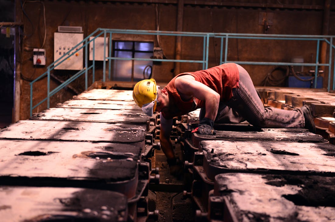 Navigating the Digital Landscape: Essential Tech Skills for the Modern Professional Image 2