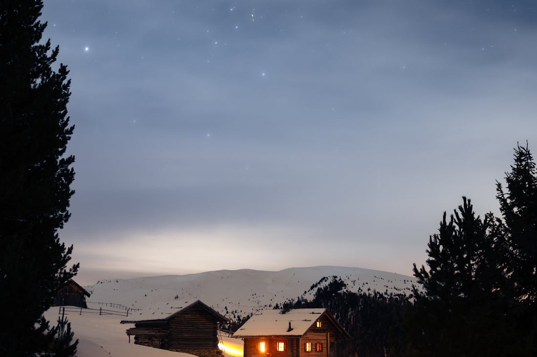 Navigating the Digital Landscape: Essential Tech Tools for Efficient Travel Planning Image 1