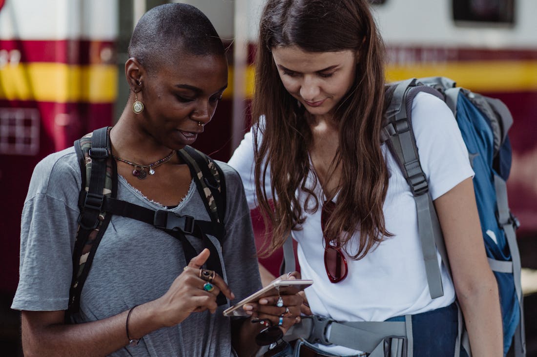 Navigating the Digital Landscape: Essential Tech Tools for Modern Travelers Image 2