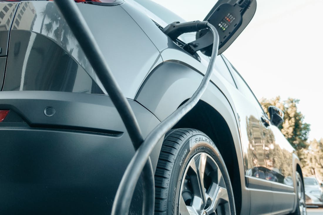 Navigating the Future of Auto: Innovations Shaping the Automotive Industry in 2023 Image 3