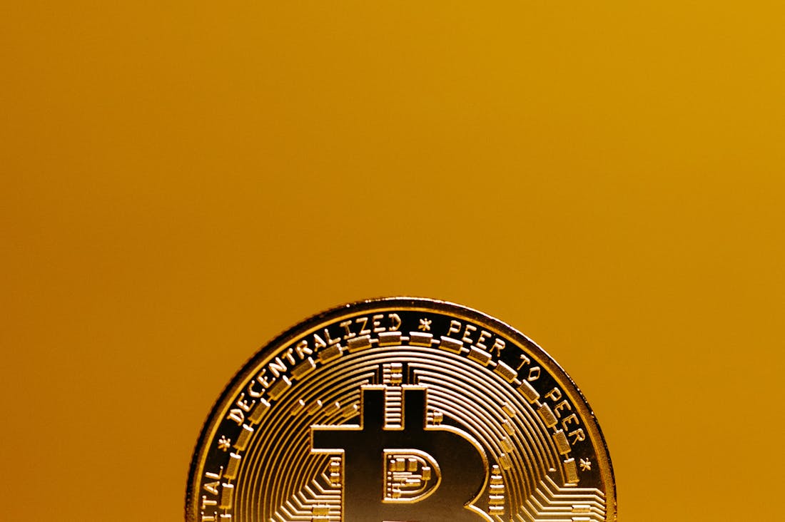 Navigating the Intersection of Technology and Finance: How Innovations are Shaping the Future of Personal Finance Image 1