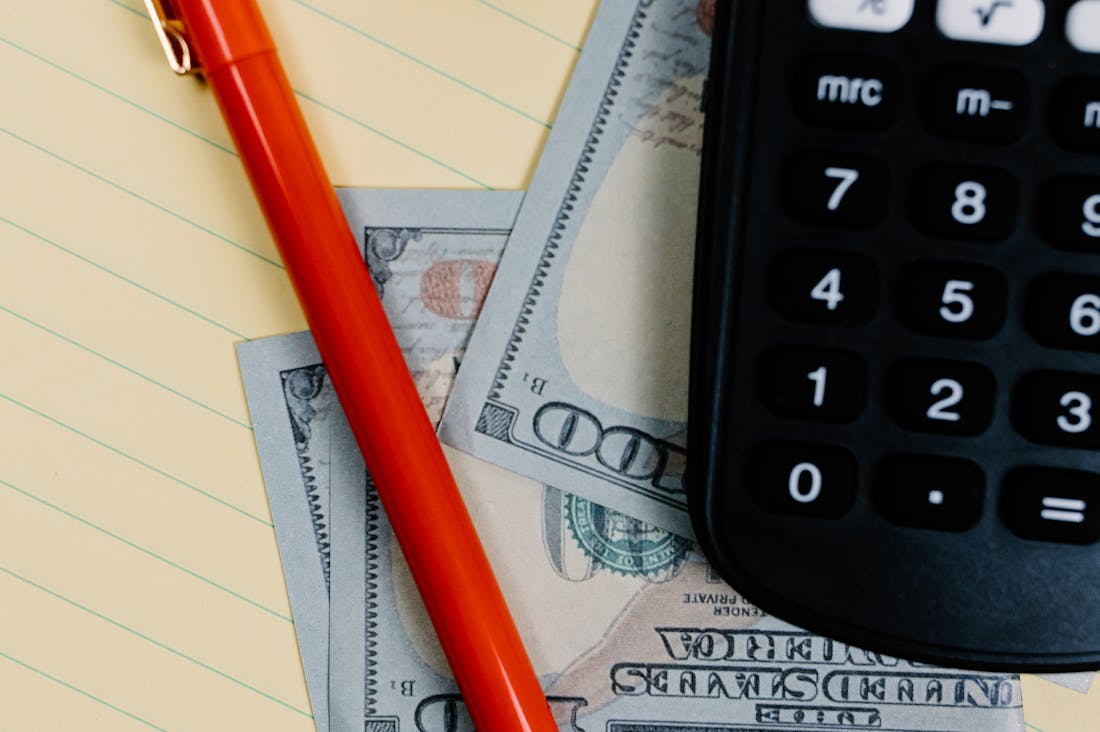 Navigating the World of Online Finance: Tips for Managing Your Wealth in the Digital Age Image 2