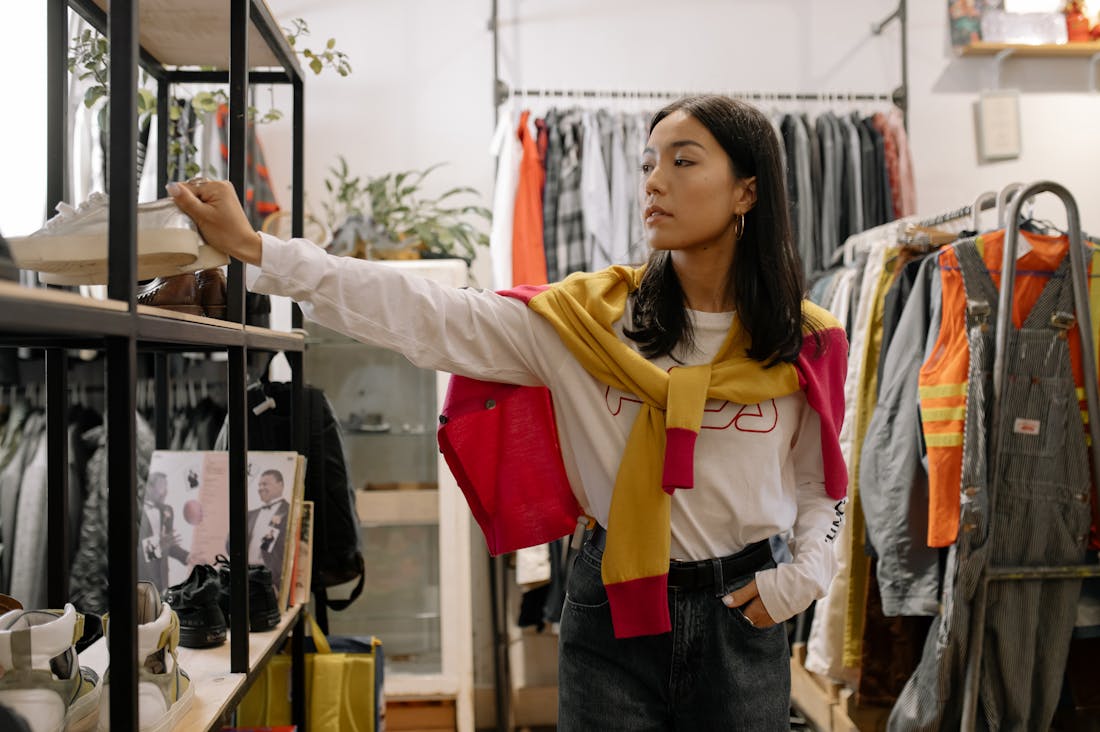 Practical Tips for Traveling Sustainably While Exploring New Destinations Image 1