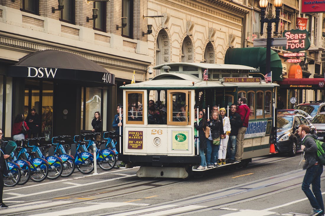 Redefining Auto Trends: How Electric Vehicles Are Shaping the Future of Transportation Image 1