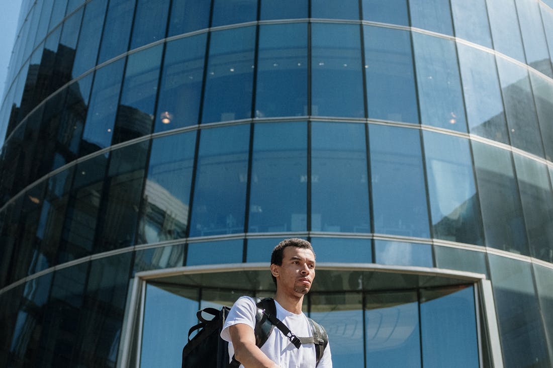 Redefining Autonomy: The Role of Electric Vehicles in Transforming Urban Mobility for a Greener Future Image 1