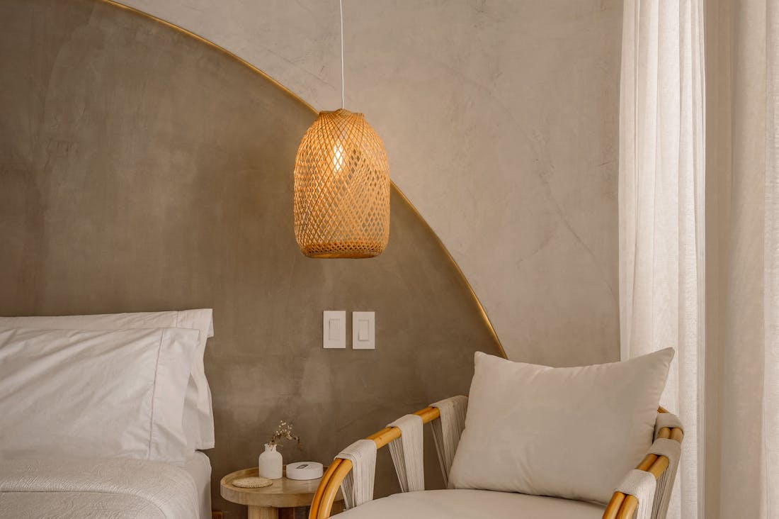 Revamping Your Space: The Art of Minimalist Living for a Balanced Lifestyle Image 2