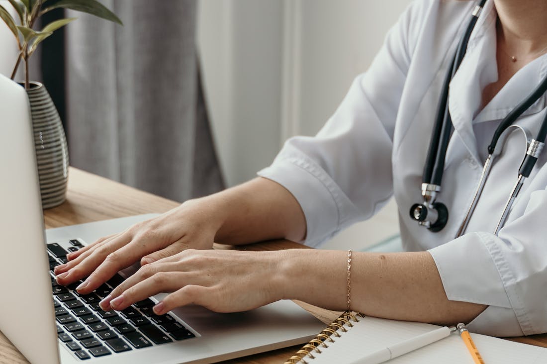 Revolutionizing Health: Exploring the Role of Technology in Personal Wellness Image 3