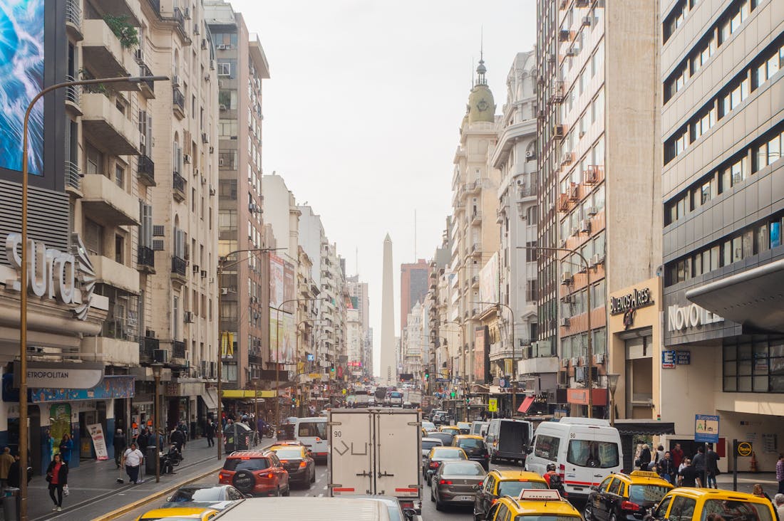 Revolutionizing Your Daily Commute: How Eco-Friendly Transportation Solutions are Shaping Urban Life Image 1