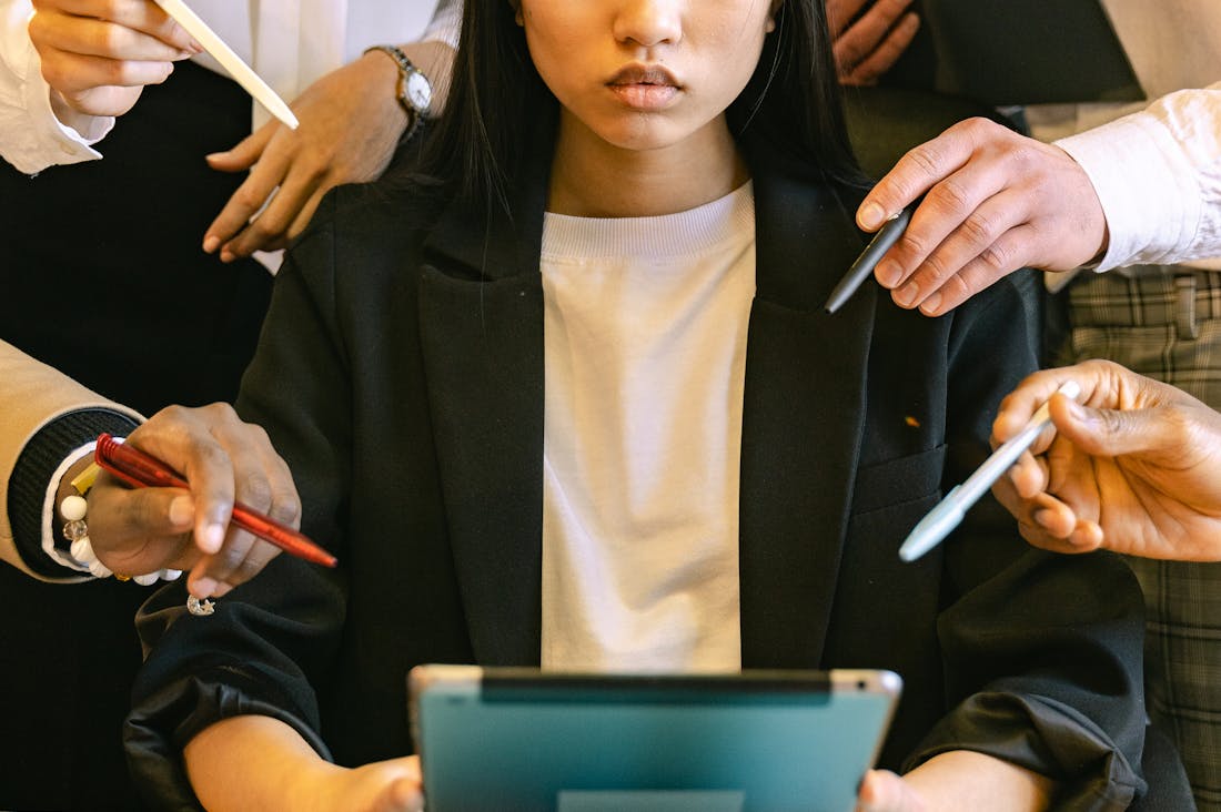 Smart Tech Gadgets That Enhance Productivity and Simplify Life Image 3