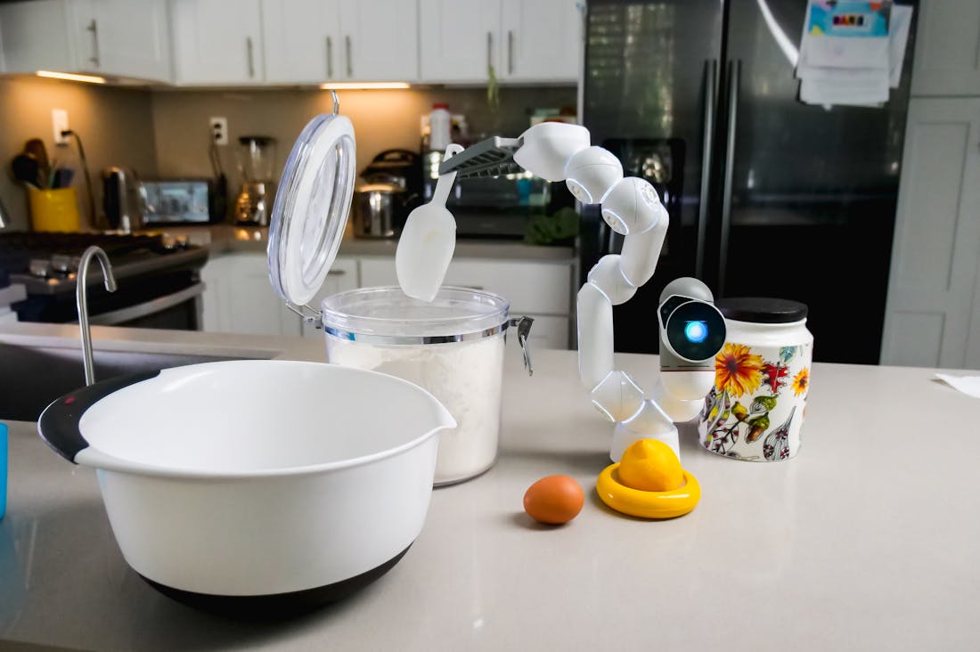 Smart Tech Gadgets Transforming Your Everyday Life at Home and Work Image 3