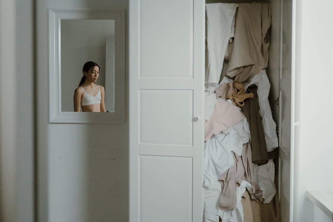 Strategies for Crafting a Minimalist Lifestyle in a Busy World Image 2