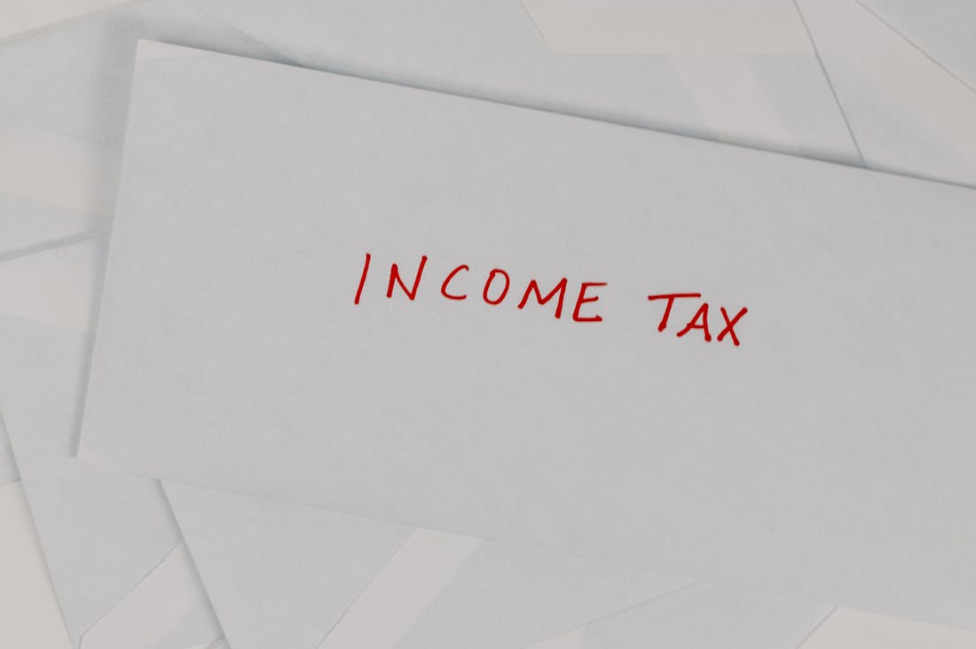 Strategies for Staying Financially Fit Throughout Life Stages Image 1