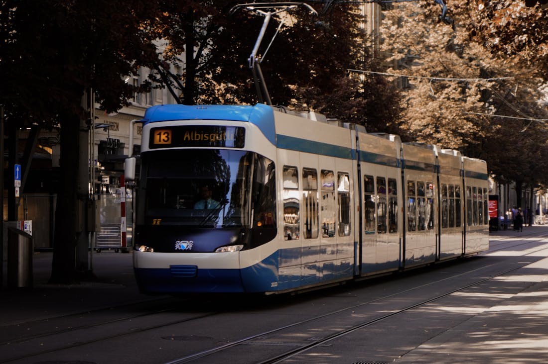 Sustainable Car Choices for the Eco-Conscious Driver Image 1