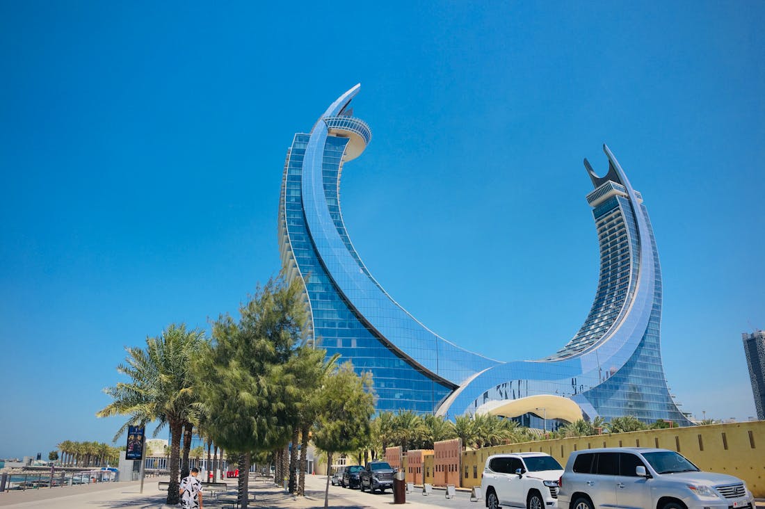 Sustainable Car Culture: How Eco-Friendly Vehicles are Shaping Our Urban Landscapes Image 1