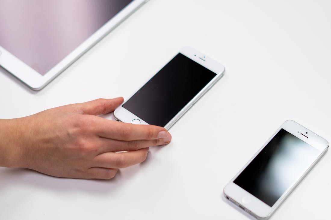 Tech Gadgets Enhancing Productivity at Work and Home Image 3