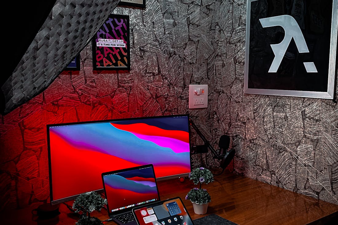 Tech Gadgets Revolutionizing Everyday Tasks and Enhancing Productivity Image 1