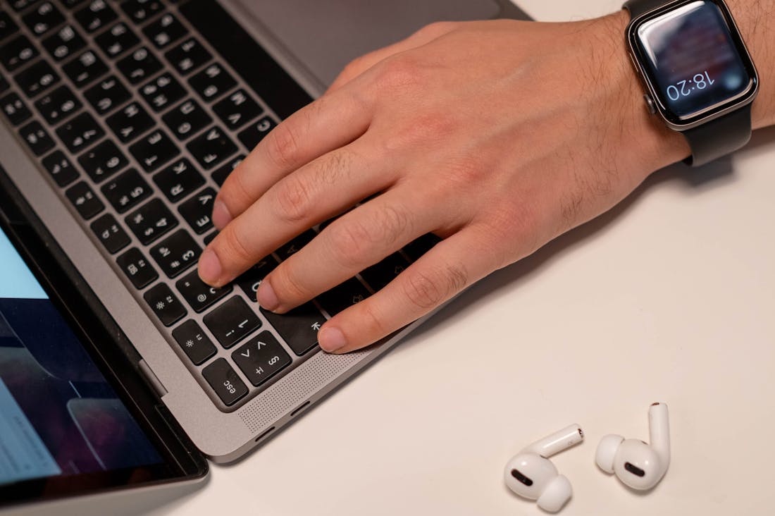 Tech Gadgets That Enhance Everyday Productivity and Convenience Image 2