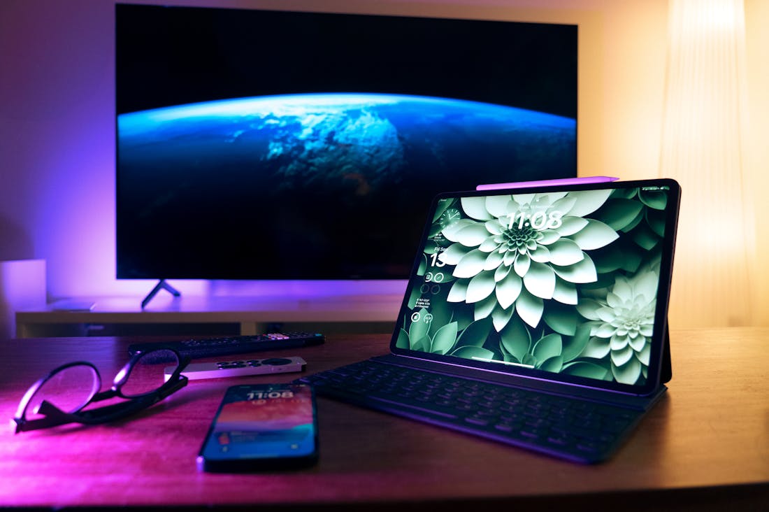 Tech Innovations Revolutionizing Daily Life and Work Environments Image 1