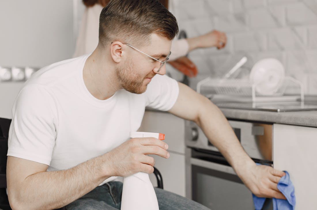 Tech Trends Transforming Everyday Life: The Impact of Smart Devices, AI Integration, and Digital Wellbeing Image 2