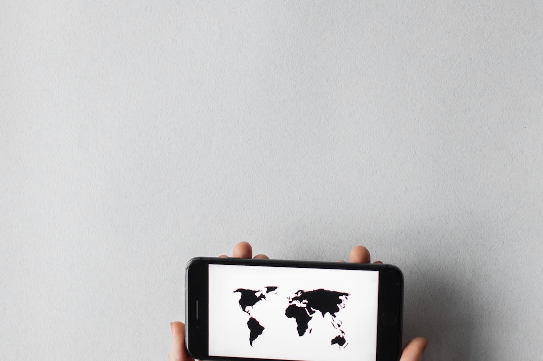 The Art of Effective Communication: Building Meaningful Connections in a Digital Age Image 1