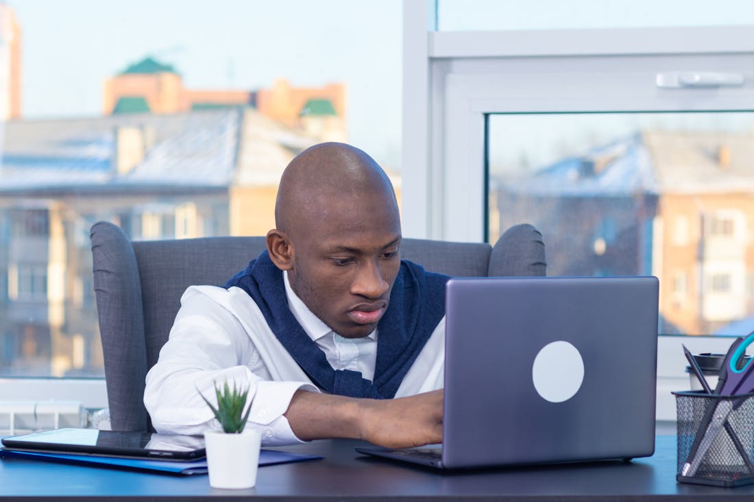 The Balance Between Technology and Mental Health: Navigating the Digital Era with Mindfulness Image 3