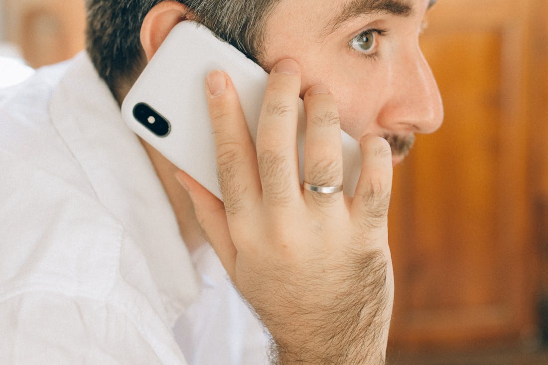 The Digital Age: How Technology is Transforming Our Daily Lives and Interactions Image 1