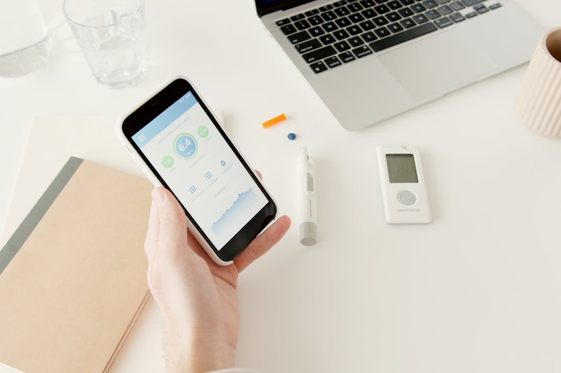 The Digital Age of Wellness: How Technology is Transforming Personal Health Practices Image 1