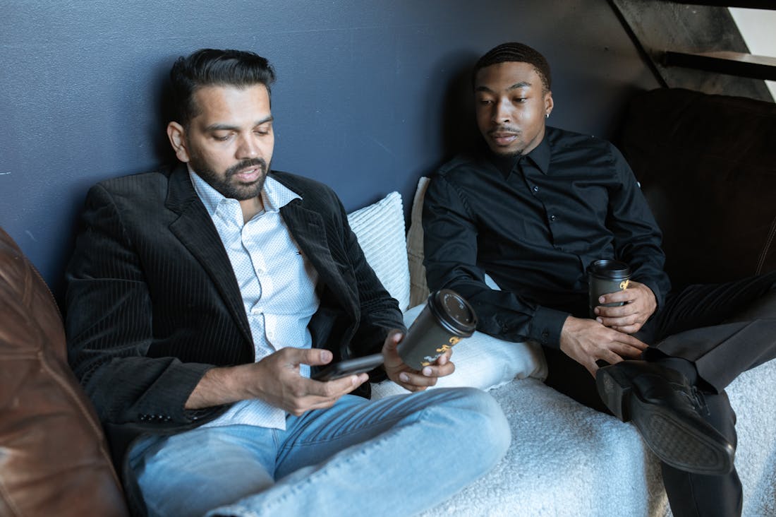 The Digital Detox: How Disconnecting from Technology Can Enrich Your Life and Relationships Image 3