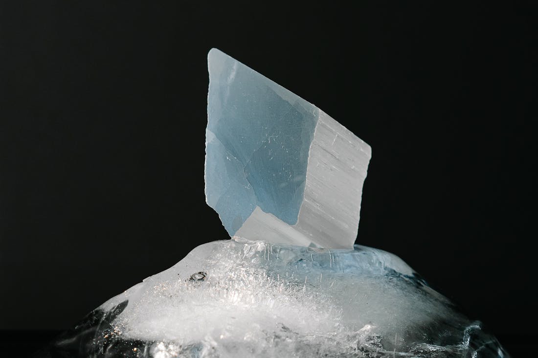 The Digital Detox: Reclaiming Your Well-Being in the Age of Technology Image 3