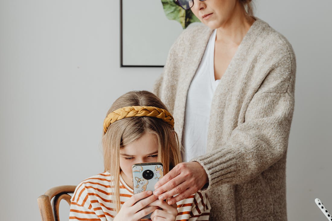 The Digital Detox Revolution: Rediscovering Life Beyond Screens for Improved Mental Health Image 2