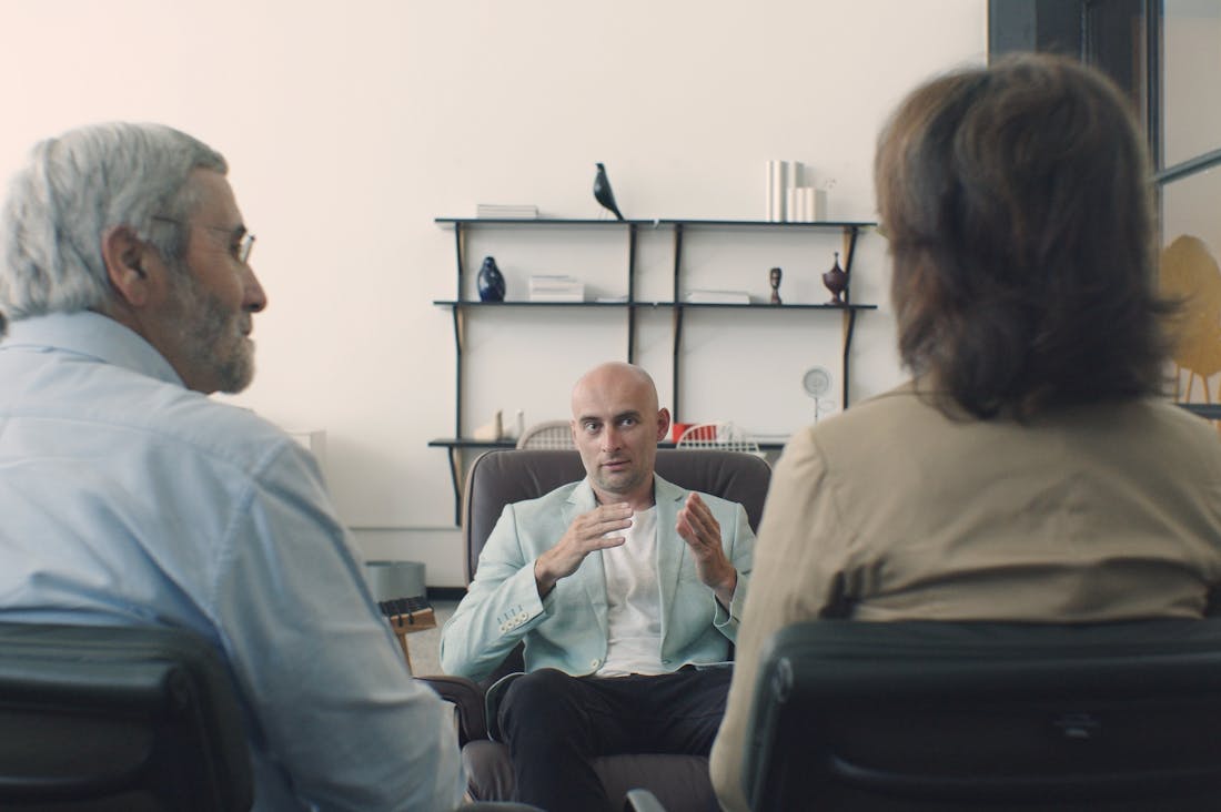 The Digital Shift: How Technology, Consumer Behavior, and Marketing Trends Drive the Evolution of Business Image 3