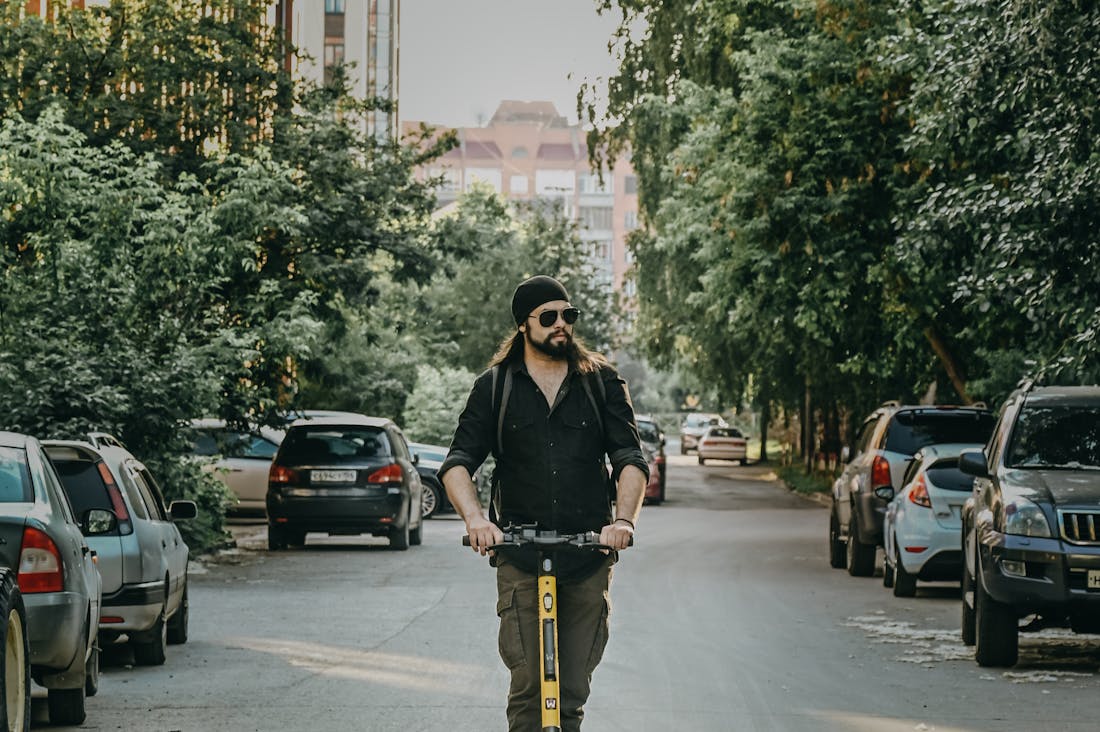 The Dive into Electric Vehicles: Understanding Their Impact on Sustainable Travel and Urban Lifestyle Image 2