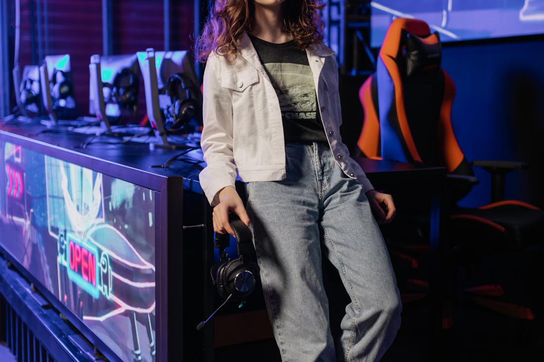 The Essential Guide to Balancing Mental Health and Digital Detox in a Tech-Saturated World Image 2