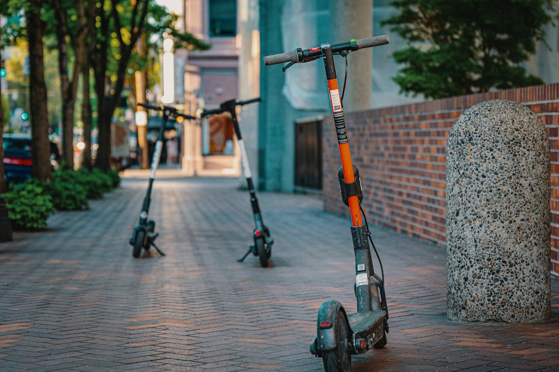 The Future of Automotive Innovation: How Electric Vehicles are Redefining Transportation Image 1